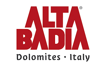 Grazie al contributo dell'azienda di soggiorno, per averci sostenuto fin dall'inizio, credendo nel progetto e aiutandoci a prenotare le location per il festival e la Casa della Cultura di La Villa, per il sostegno marketing e per il sotegno dato all'evento con materiali e mano d'operamateriali 